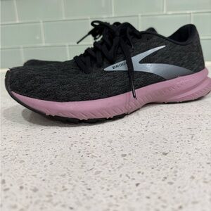 Brooks Women's Athletic Shoes - Black and Pink - size 8.5